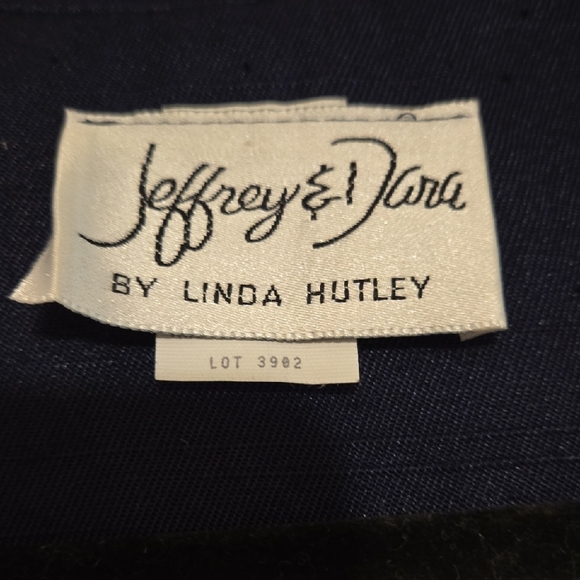 Elegant Blue and White Blazer with Lace Trim - Picture 2 of 8